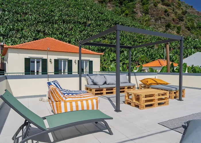 Maria Madalena Villa *