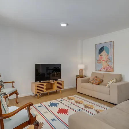 Maria Madalena Villa *