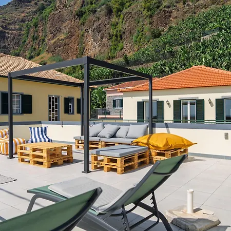 Maria Madalena Villa *