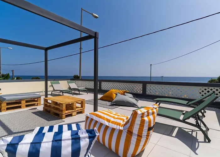 Maria Madalena Villa *